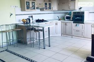 Продается дом на 2 этажа 318 кв. м с участком