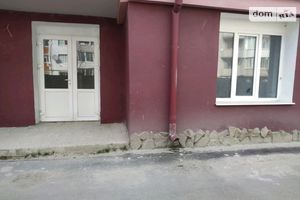 Продається офіс 71.4 кв. м в нежитловому приміщені в житловому будинку