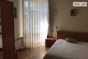 Продається 4-кімнатна квартира 92 кв. м у Львові