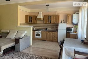 Продается 3-комнатная квартира 72 кв. м в Ужгороде