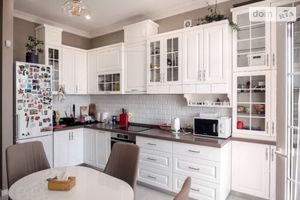 Продается 3-комнатная квартира 125 кв. м в Одессе