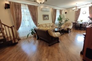 Продается дом на 2 этажа 207 кв. м с камином