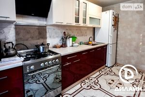 Продается 3-комнатная квартира 68 кв. м в Запорожье