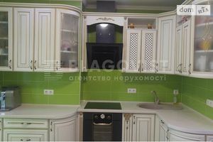 Продается 3-комнатная квартира 87 кв. м в Киеве