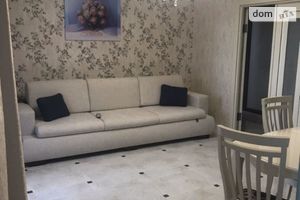 Сдается в аренду 2-комнатная квартира 76 кв. м в Львове