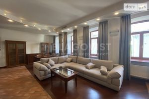 Продается 4-комнатная квартира 215 кв. м в Киеве