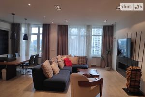 Продается 3-комнатная квартира 115 кв. м в Киеве