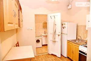 Продається 2-кімнатна квартира 44 кв. м у Львові