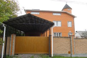 Продается дом на 2 этажа 316 кв. м с гаражом
