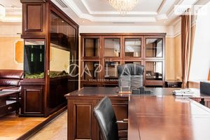 Продается здание / комплекс / павильон 307 кв. м в 3-этажном здании