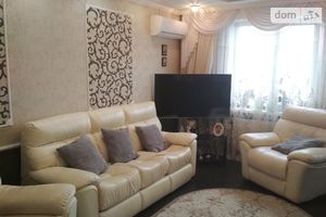 Продается 3-комнатная квартира 65 кв. м в Черкассах