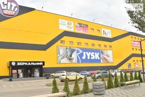 Сдается в аренду торгово-развлекательный комплекс 200 кв. м в 2-этажном здании