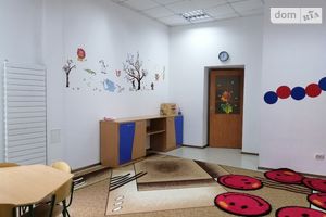 Продається приміщення вільного призначення 130.2 кв. м в 3-поверховій будівлі