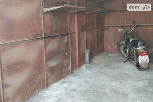 Продається бокс в гаражному комплексі під легкове авто на 18 кв. м