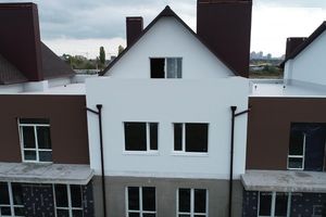 Продается дом на 3 этажа 168 кв. м с беседкой