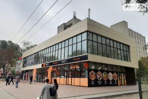 Сдается в аренду торгово-развлекательный комплекс 23 кв. м в 2-этажном здании