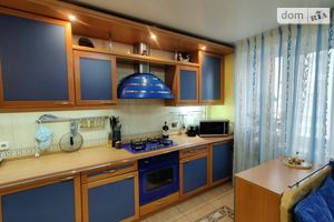 Продается 3-комнатная квартира 125 кв. м в Одессе