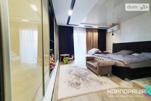 Продается 2-комнатная квартира 82 кв. м в Ужгороде