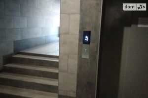 Продається 2-кімнатна квартира 64.3 кв. м у Рівному