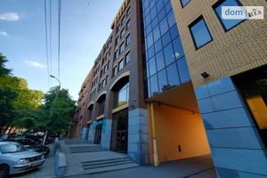 Продається офіс 100 кв. м в житловому фонді