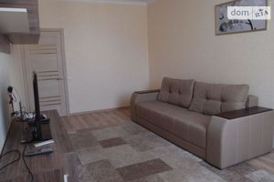 Сдается в аренду 1-комнатная квартира 35 кв. м в Днепре