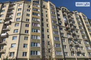 Продается 4-комнатная квартира 260 кв. м в Ивано-Франковске
