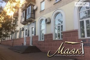 Сдается в аренду помещения свободного назначения 200 кв. м в 5-этажном здании