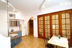 Продається 3-кімнатна квартира 72 кв. м у Львові