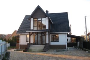 Продается дом на 2 этажа 275 кв. м с участком