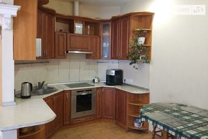 Продается 3-комнатная квартира 110 кв. м в Киеве