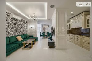 Продается 3-комнатная квартира 125 кв. м в Киеве