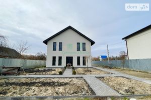 Продается дом на 2 этажа 300 кв. м с мансардой