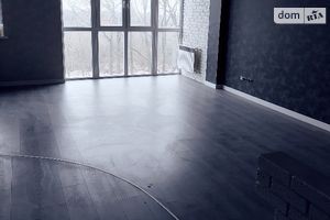 Продается 1-комнатная квартира 43 кв. м в Полтаве