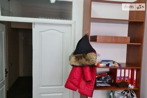 Сдается в аренду помещения свободного назначения 12 кв. м в 4-этажном здании