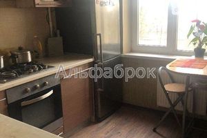 Продается 3-комнатная квартира 63 кв. м в Вышгороде