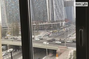 Продается 3-комнатная квартира 60.5 кв. м в Киеве