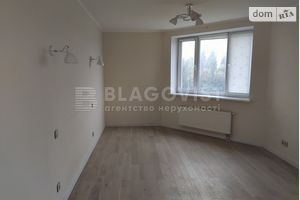 Продается 3-комнатная квартира 98 кв. м в Киеве