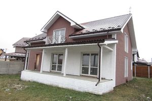 Продается дом на 2 этажа 200 кв. м с баней/сауной