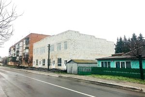 Здається в оренду приміщення вільного призначення 640 кв. м в 2-поверховій будівлі