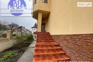 Продается часть дома 280 кв. м с мансардой