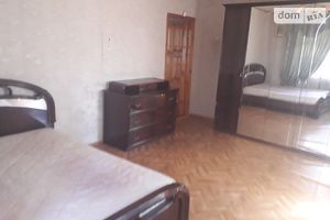 Продается 5-комнатная квартира 125 кв. м в Славянске