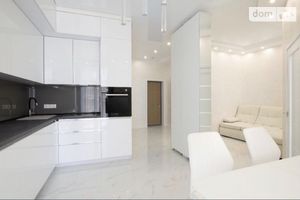 Продается 2-комнатная квартира 55 кв. м в Киеве