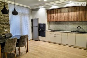 Сдается в аренду 2-комнатная квартира 75 кв. м в Черновцах