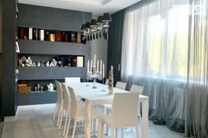 Продається 4-кімнатна квартира 165 кв. м у Дніпрі