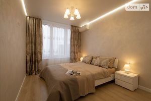 Продается 1-комнатная квартира 44 кв. м в Киеве