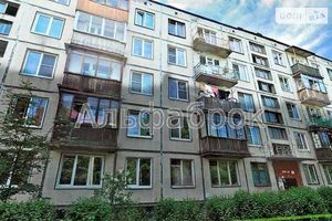 Продается 3-комнатная квартира 60 кв. м в Василькове