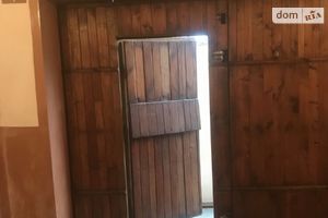 Продається місце в гаражному кооперативі під легкове авто на 19 кв. м