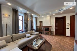 Продается 1-комнатная квартира 215 кв. м в Киеве