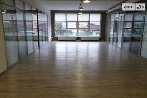 Сдается в аренду офис 230 кв. м в нежилом помещении в жилом доме