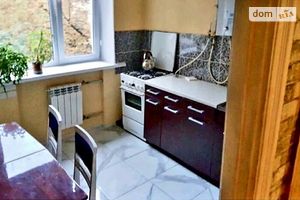 Сдается в аренду 2-комнатная квартира 70 кв. м в Ровно